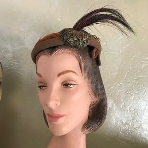 IMPRESSIVE 1950s' MULTI-COLORED FEATHER JULIET CAP WITH CRIN TRIM